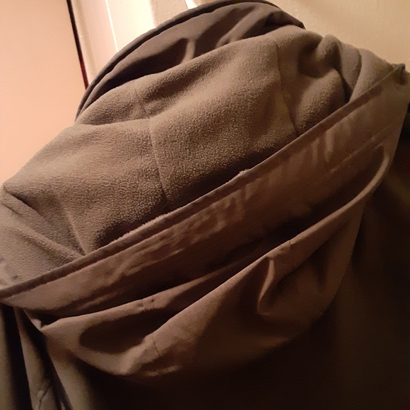 Hollister - Picture 2 of 3